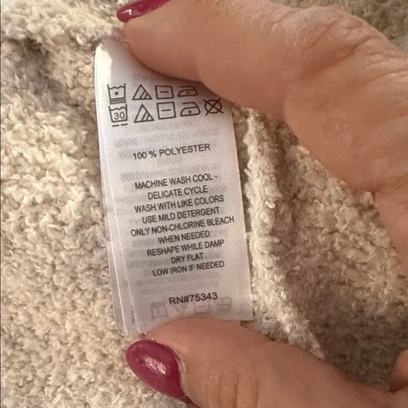 Jessica Simpson Cream Sweater with Pink Hearts - Picture 7 of 7